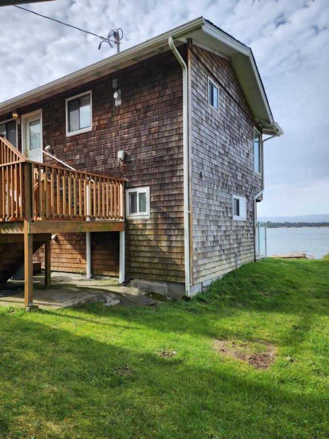 Waterfront Condo Upper Unit