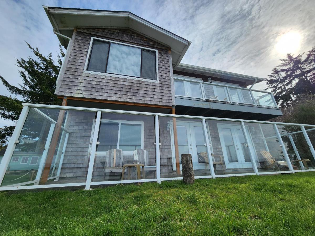 Waterfront Condo Upper Unit
