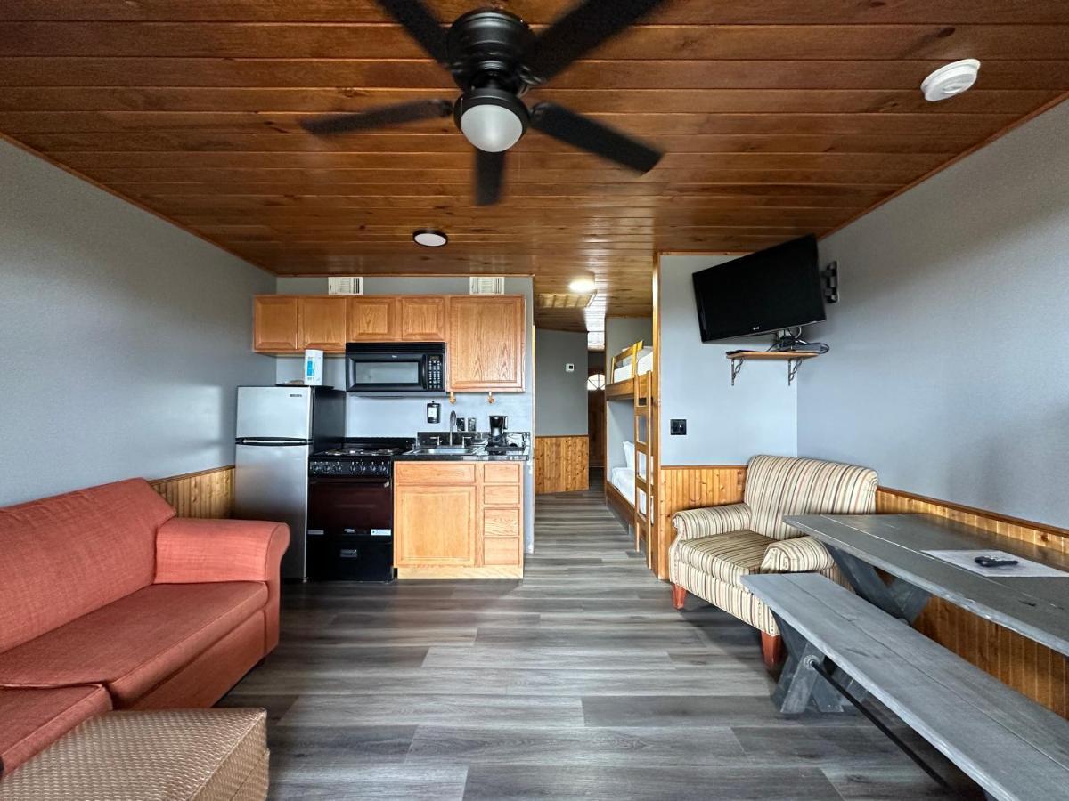 Lodge Suite Downstairs w or Deck