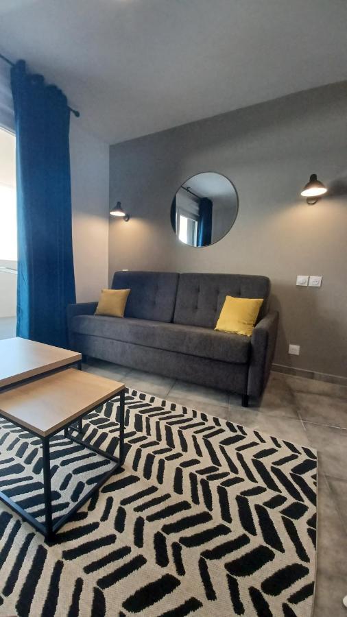 One-Bedroom Apartment,1356884230:JPEG