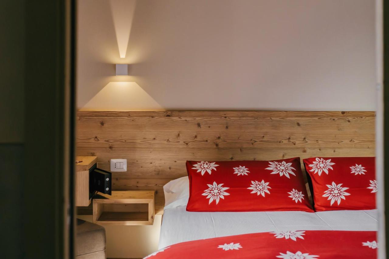Large Double or Twin Room
