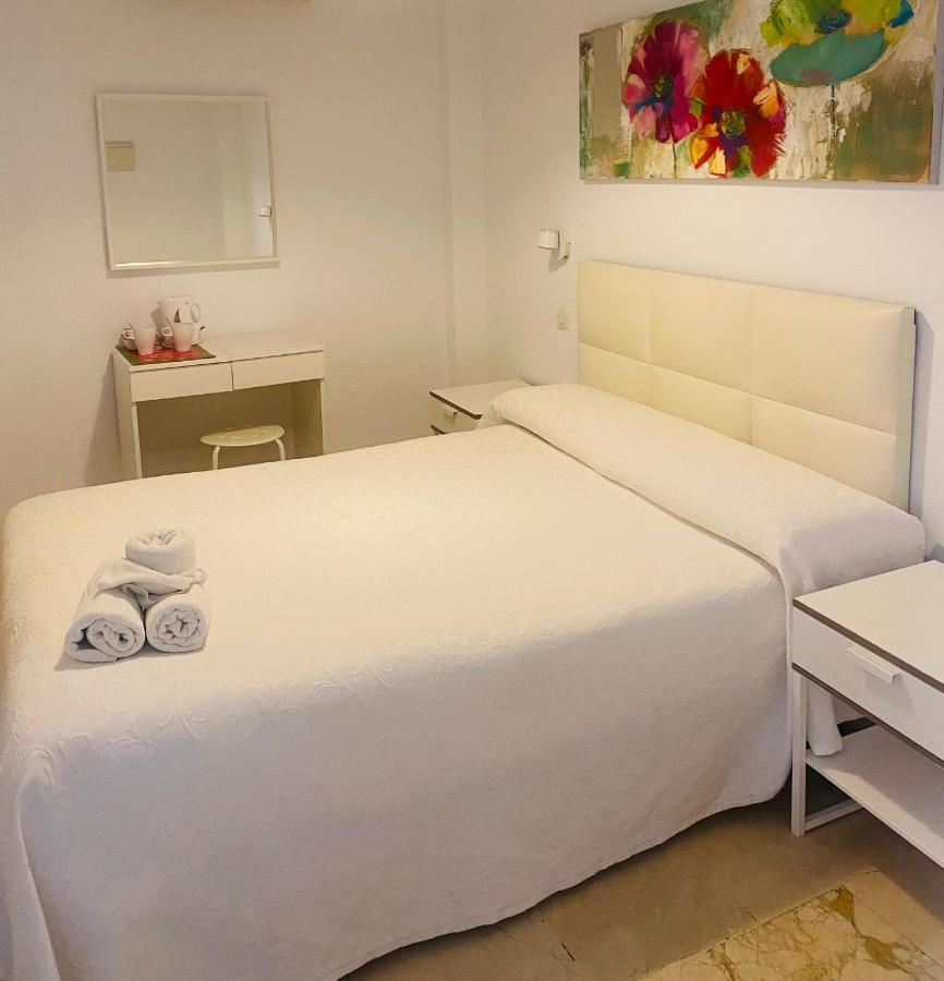 Single Room,1357036085:JPEG