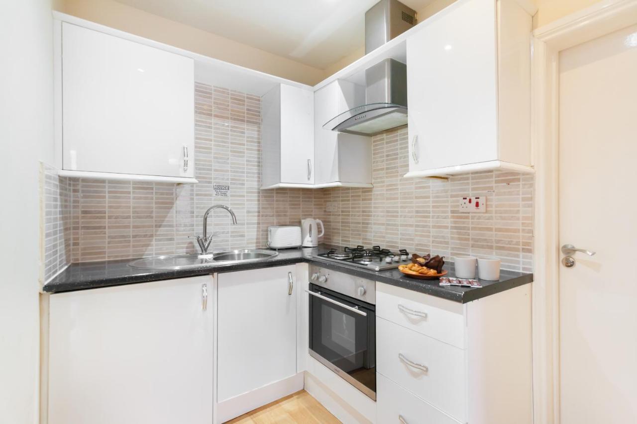 One-Bedroom Deluxe Apartment