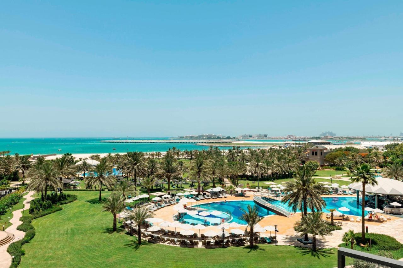 Deluxe Room with Sea View and Balcony