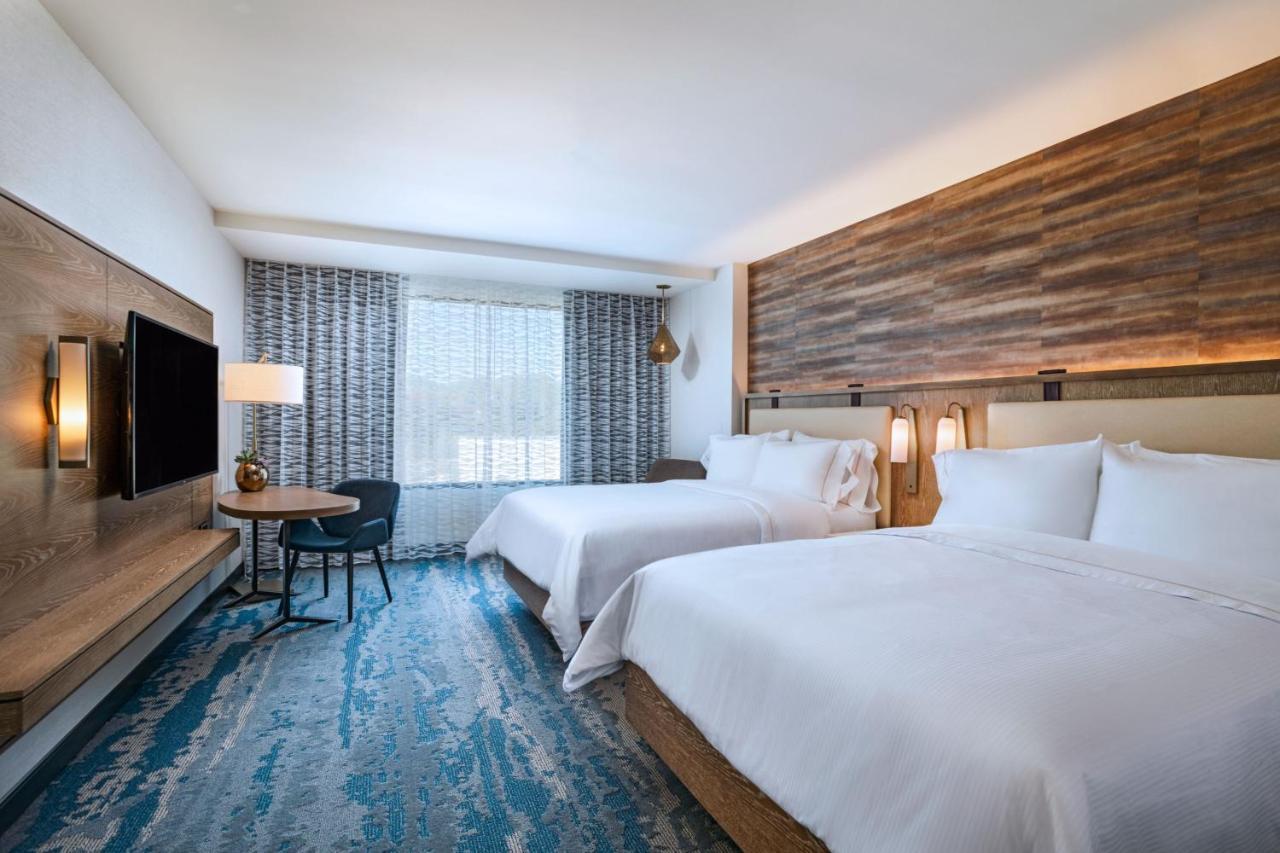 Traditional Queen Room Two Queen Beds City View