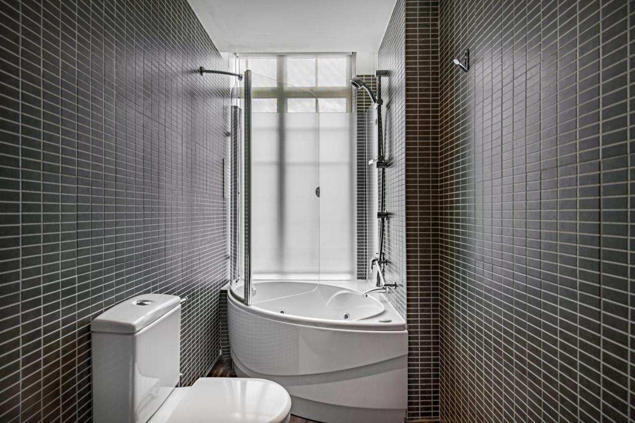 Standard Plus King Room City View