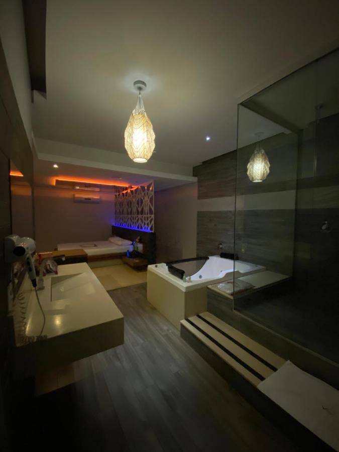 Suite Hot Tub