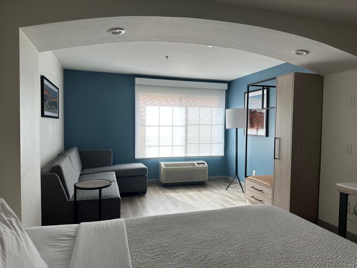 One-Bedroom King Suite - Non-Smoking,1357597688:JPEG