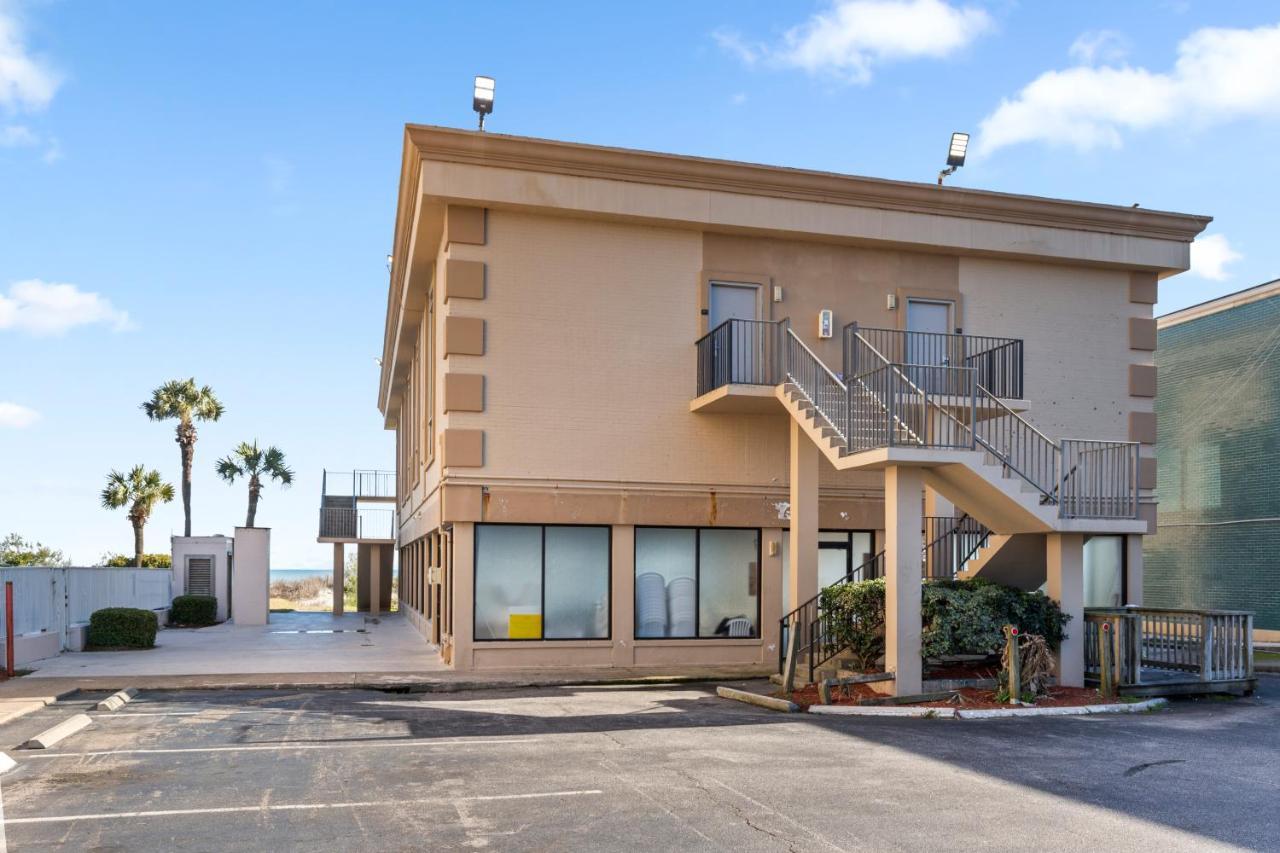 Oceanfront 2 Bedroom Suite