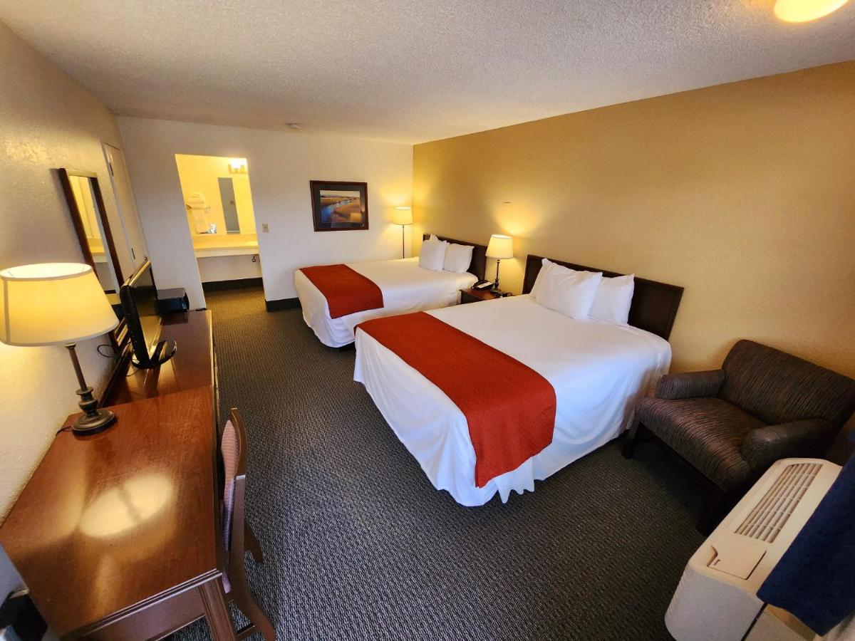 Queen Room Two Queen Beds Non-Smoking
