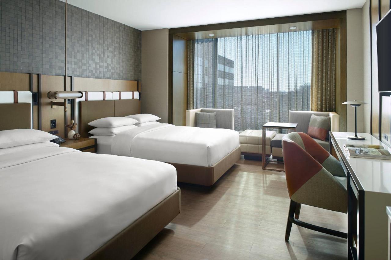 Guest room 2 Queen City view