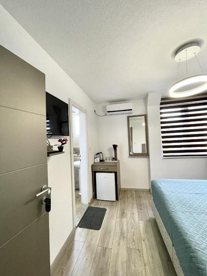 Double Room Private Bathroom