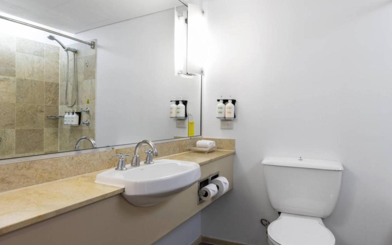 Premium Zimmer mit 2 Queensize-Betten und Stadtblick