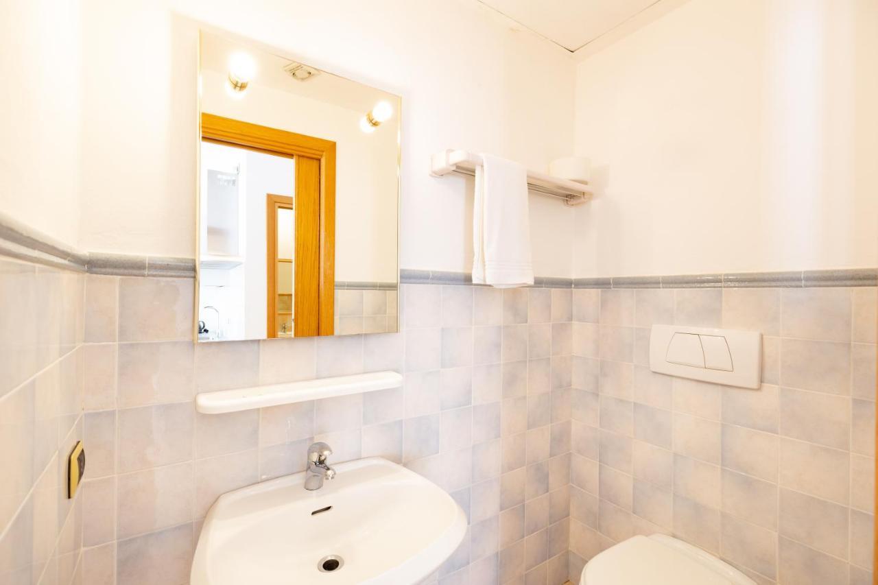 Superior One-Bedroom Apartment