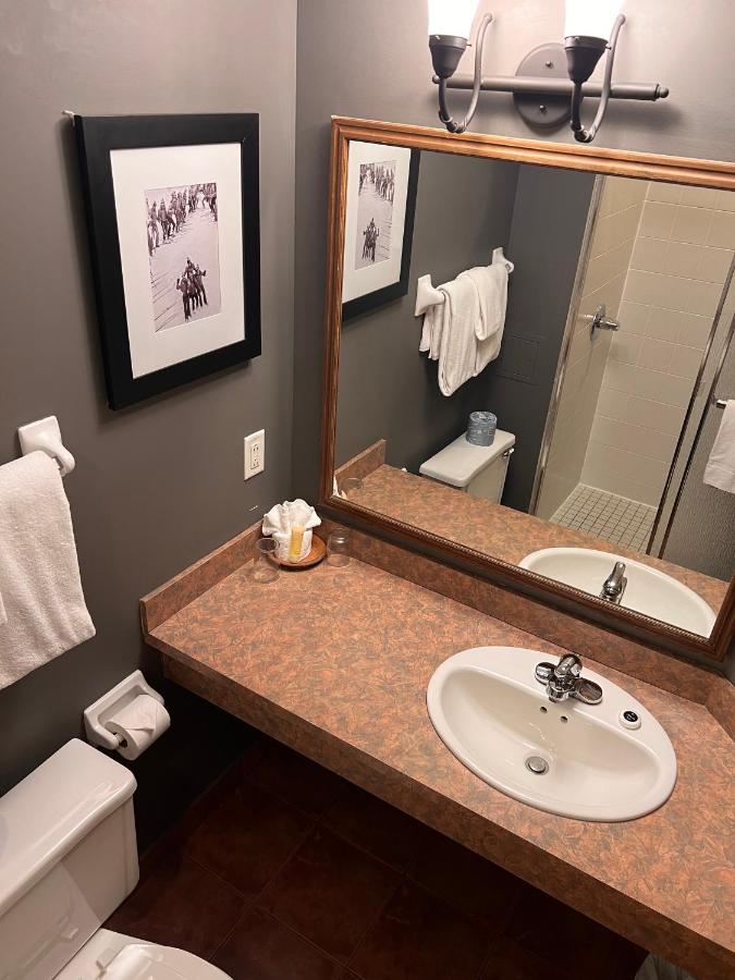 Lakeview Suite NO PETS ALLOWED