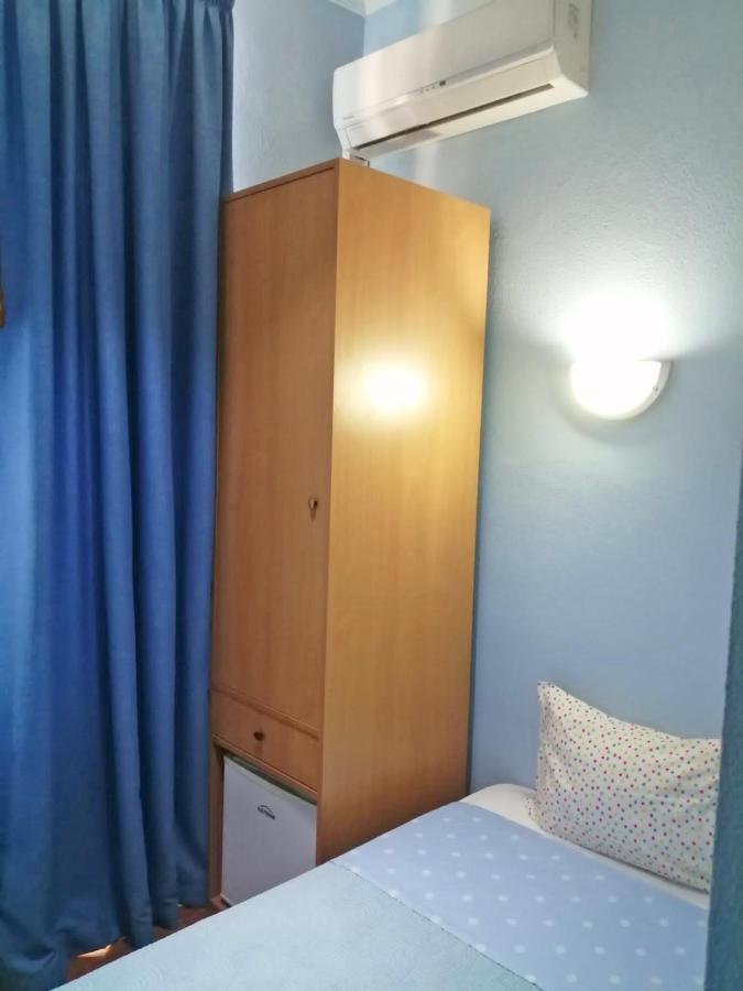Single Room,1361907791:JPEG