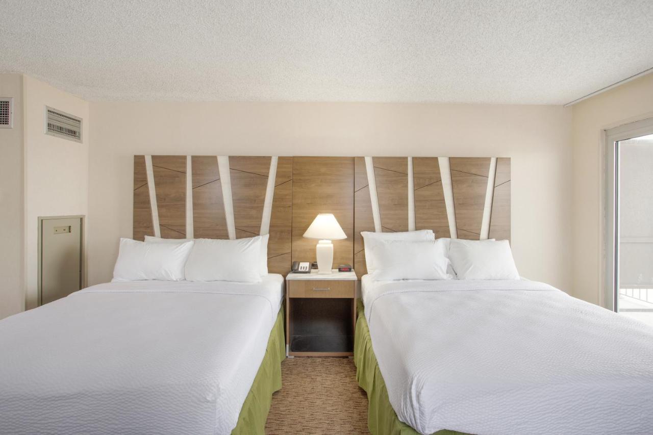 2 Queens Room Front Ocean View