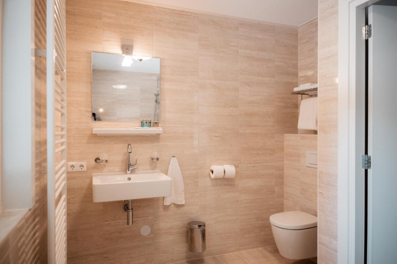 Deluxe Double Room Bath