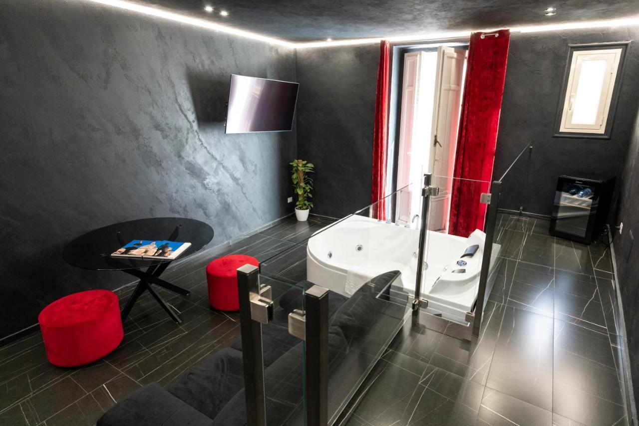 King Suite Spa Bath