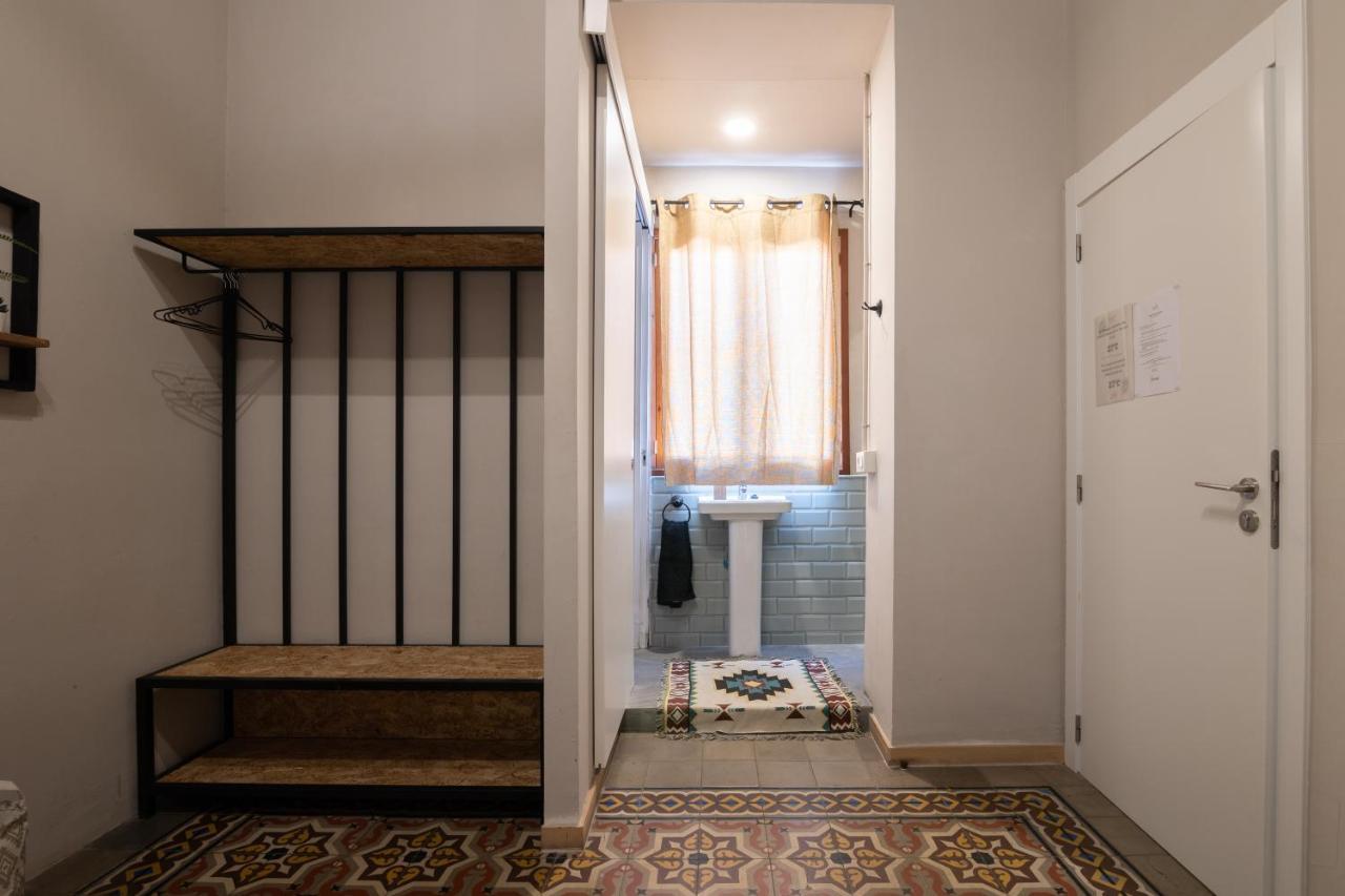 Twin Room Private Bathroom