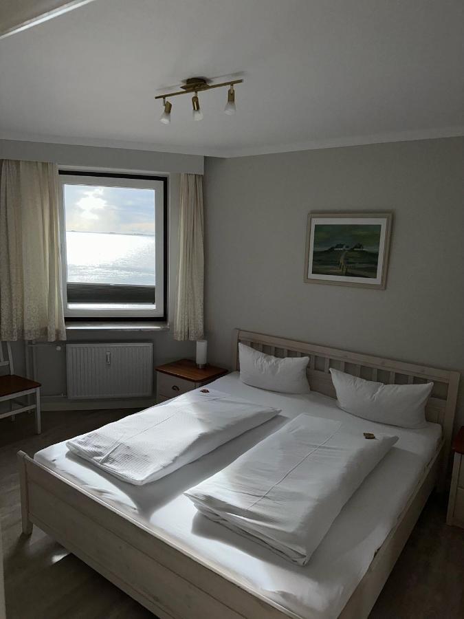 One-Bedroom Apartment Sea View