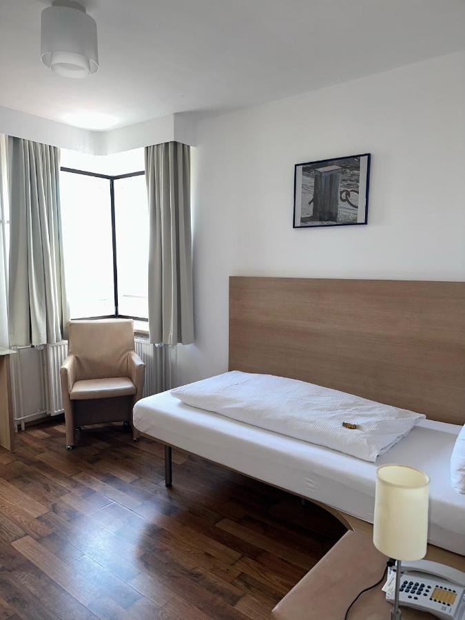 Single Room,1363277168:JPEG