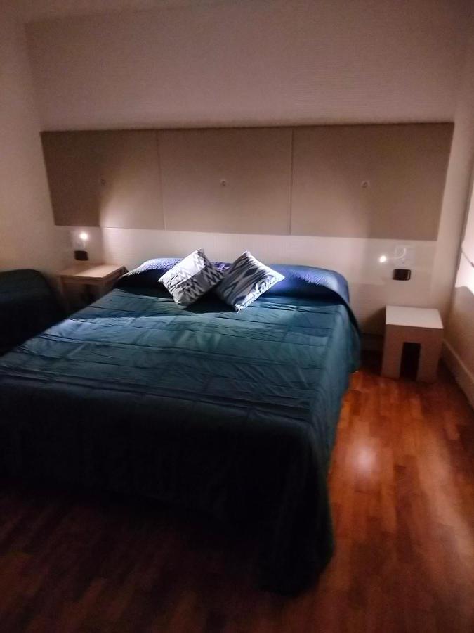 Double or Twin Room Sea View