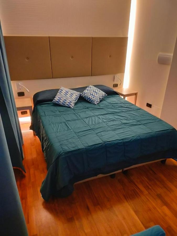 Double or Twin Room Sea View