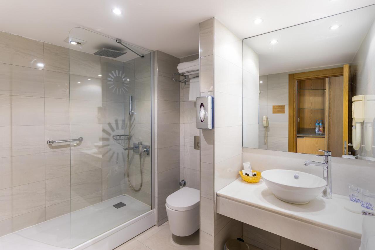 Double or Twin Room Side Sea View