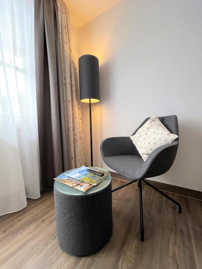 Single Room with Balcony,1363522547:JPEG