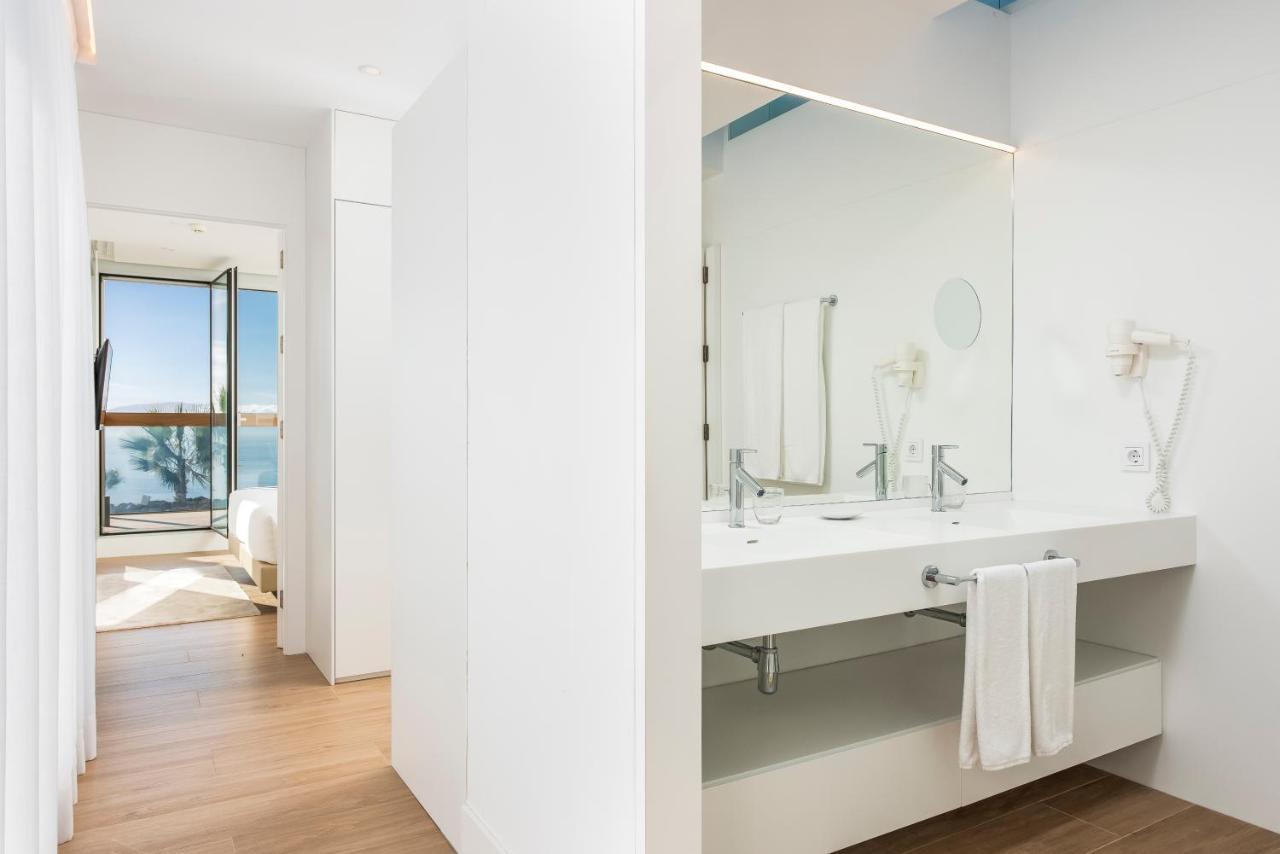Three-Bedroom Villa Sea Views a private swimming pool