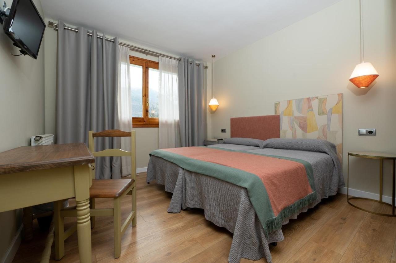 Double or Twin Room Mountain View