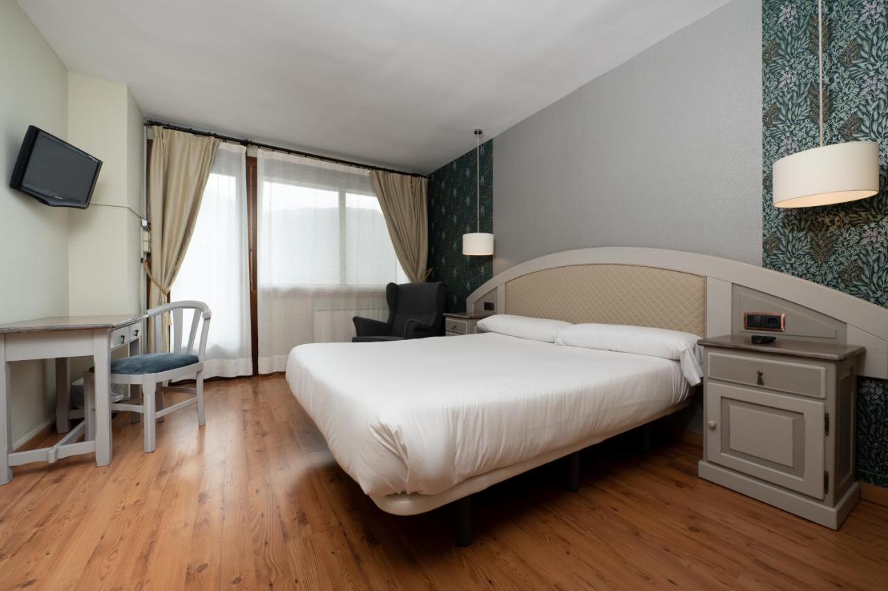 Superior Double or Twin Room Balcony mountain view