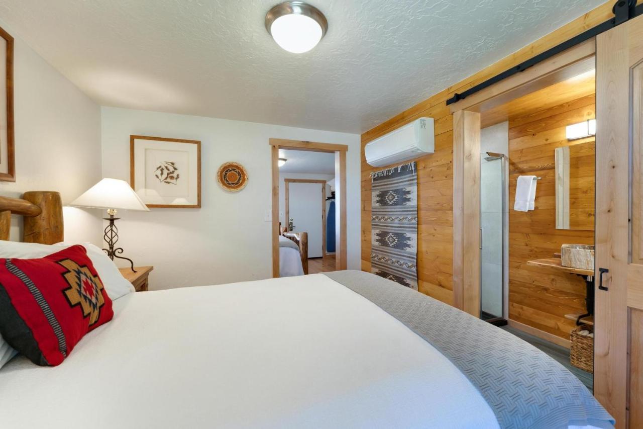 Queen Room Two Queen Beds