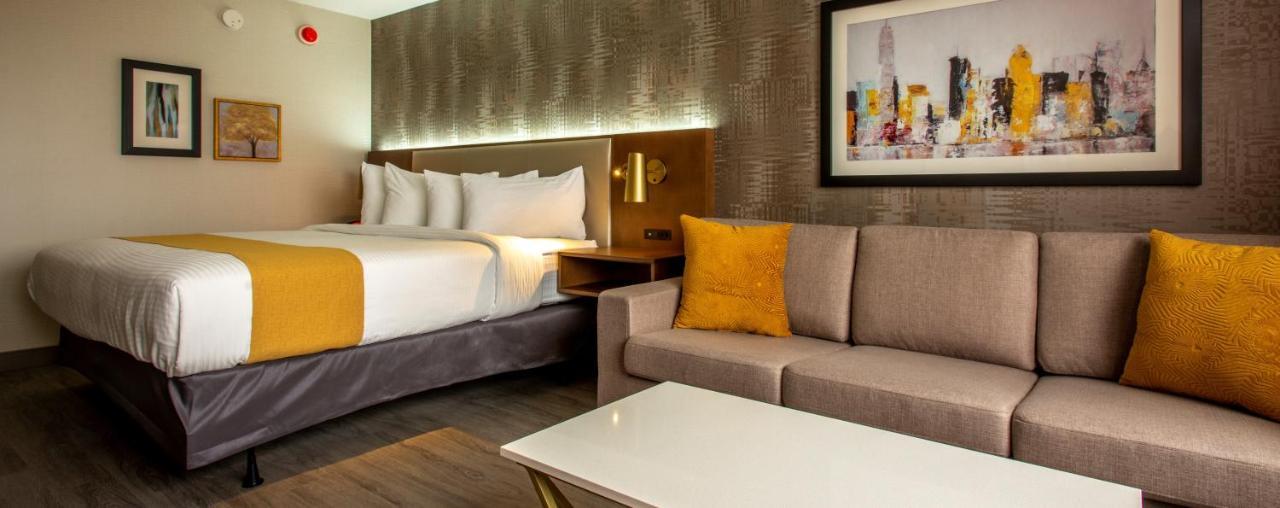 Silver Room King Bed