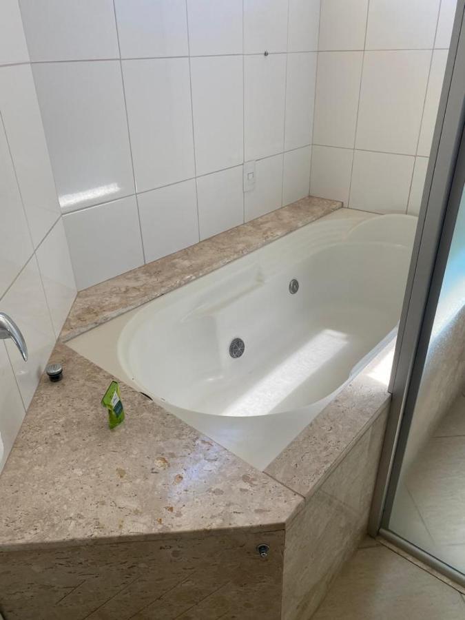 Suíte Deluxe com Banheira de Hidromassagem