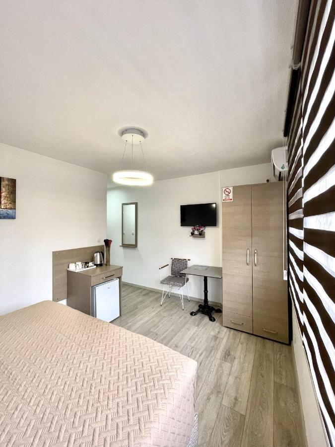 Double Room Private Bathroom