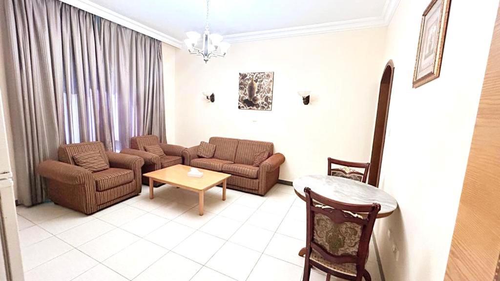 One Bedroom Apartment