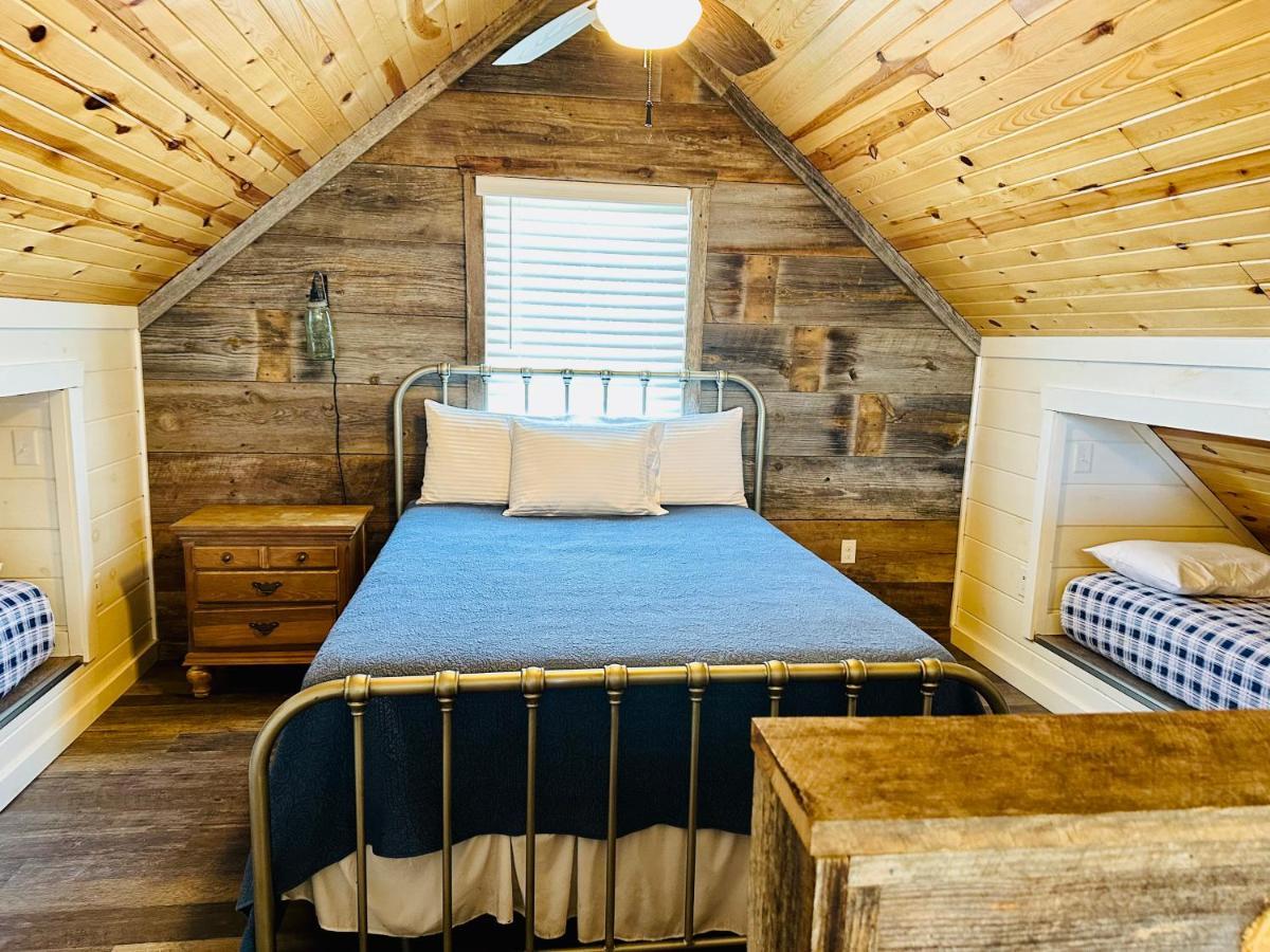 Deluxe Family Suite
