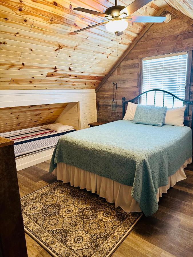 Deluxe Family Suite