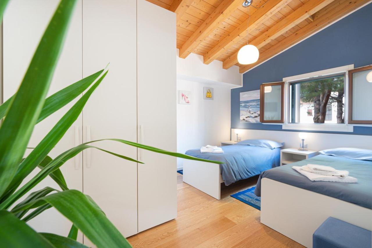 Two-Bedroom Apartment Split Level Canal View