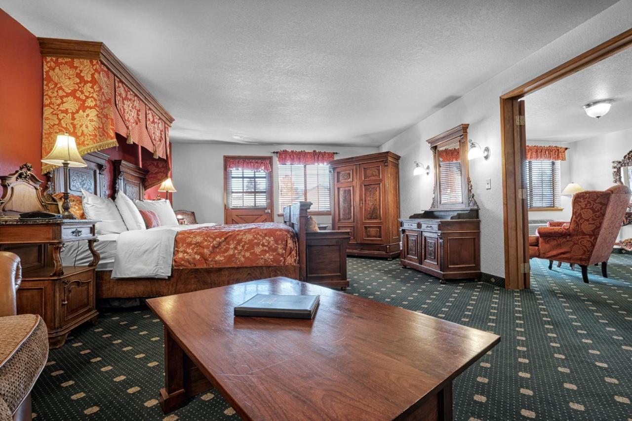 Deluxe Suite