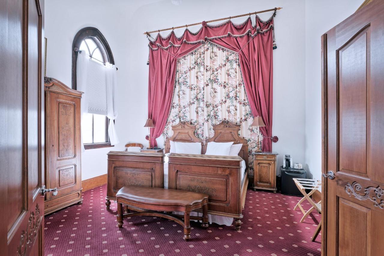 Presidential Suite