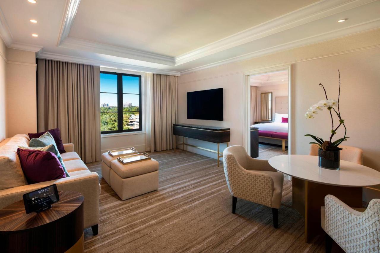 St Regis Suite Suite 1 King Alternate bed sofa bed