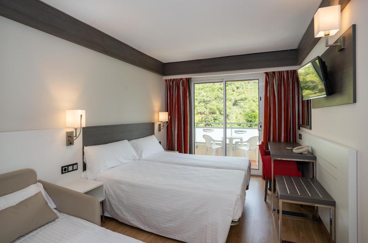 Double or Twin Room Terrace Pool View