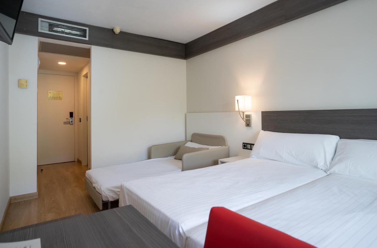 Double or Twin Room Terrace Pool View