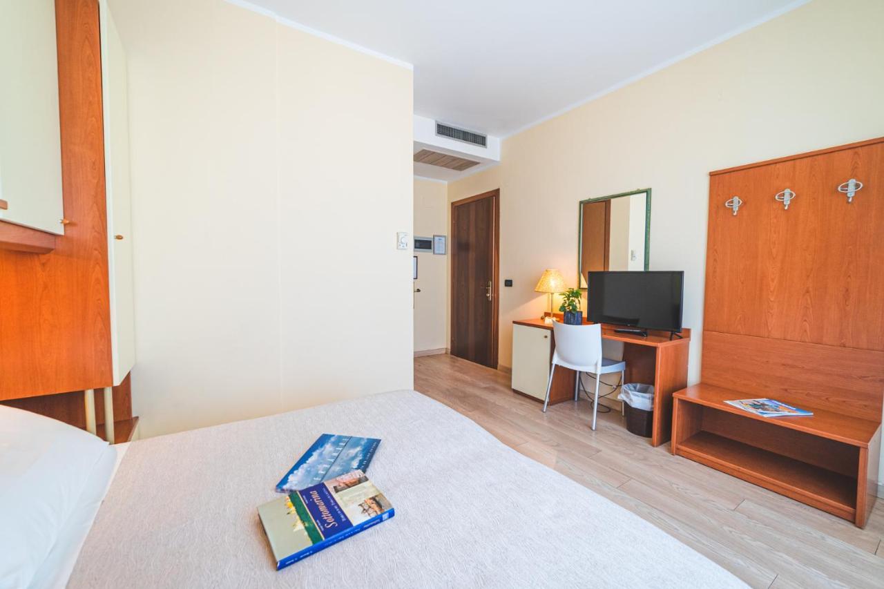 Double or Twin Room Balcony