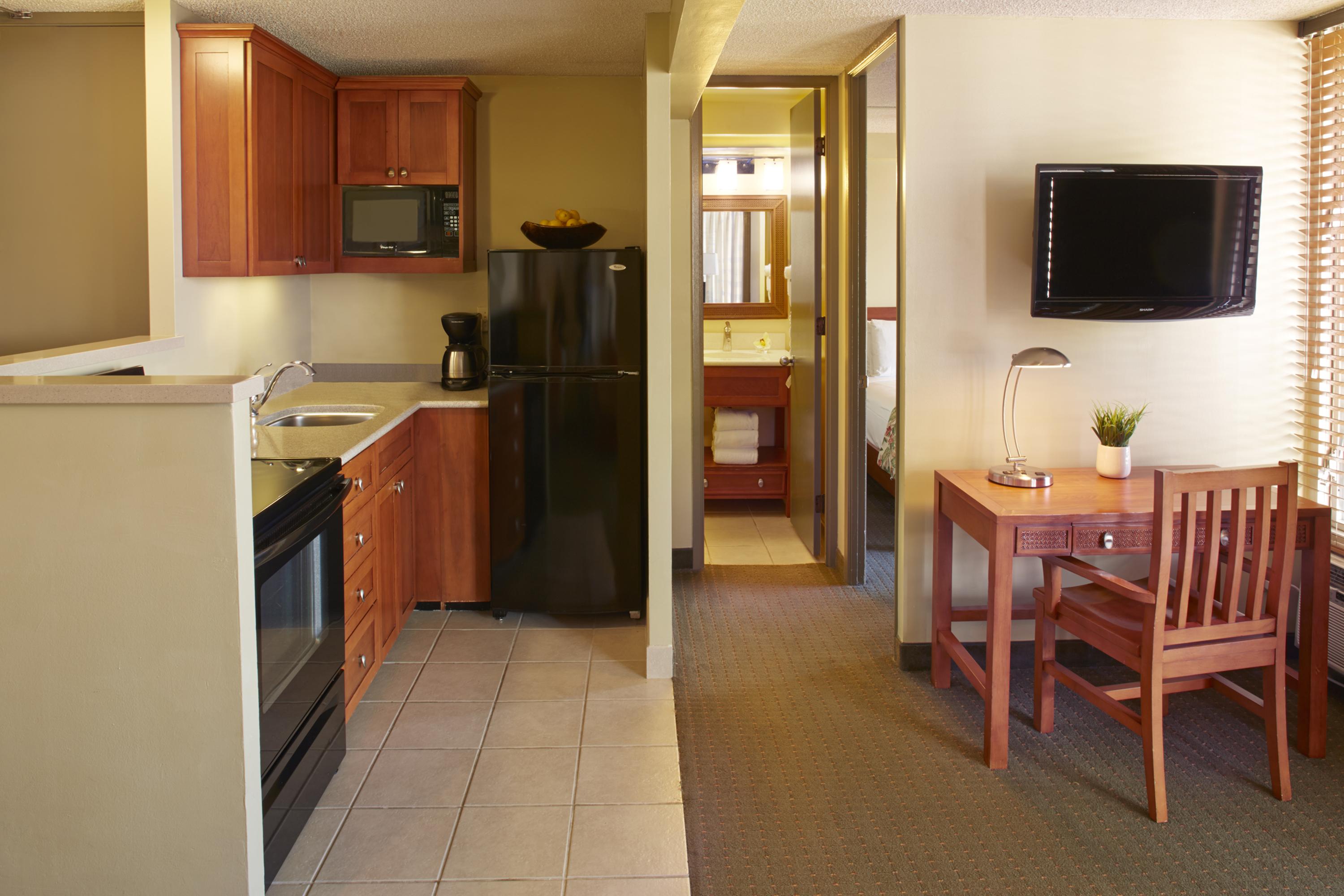 One Bedroom Suite with One Queen