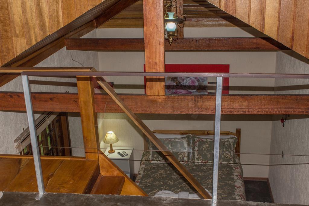Chalet without hot tub without fireplace