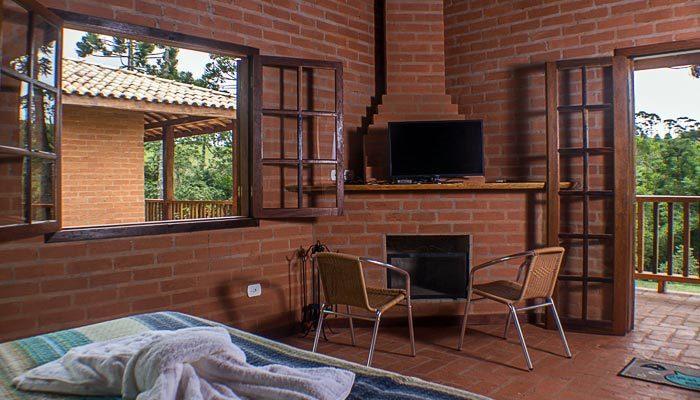 Chalet fireplace without bathtub